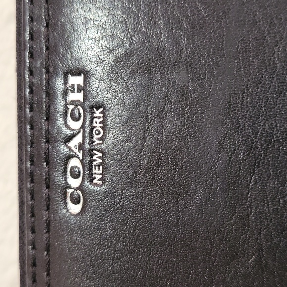 Coach Wallet 🖤 - Picture 6 of 17